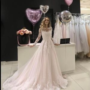 Olivia Botegga Size 14 Paid over $1500, will accept offers!